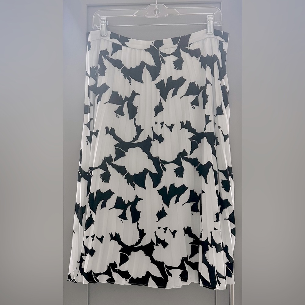 Karl Lagerfeld size 8 skirt. Gently worn.